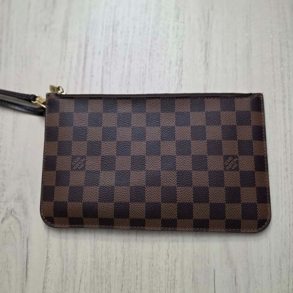 Louis Vuitton Neverfull Wristlet